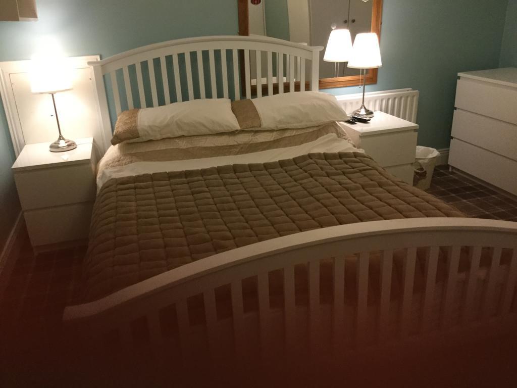 Hatmore B&B Лъндъндери Екстериор снимка