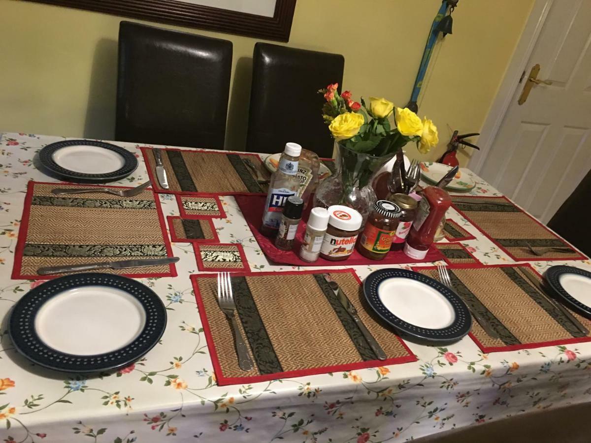 Hatmore B&B Лъндъндери Екстериор снимка