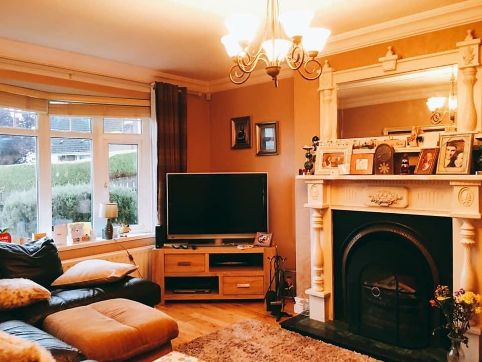 Hatmore B&B Лъндъндери Екстериор снимка