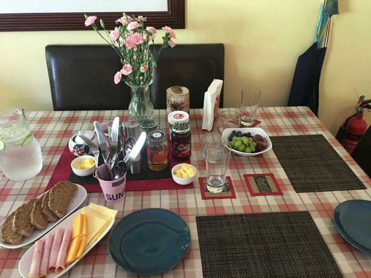 Hatmore B&B Лъндъндери Екстериор снимка